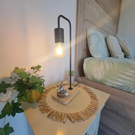 Pond Hazel With Hot Tub Bed & Breakfast